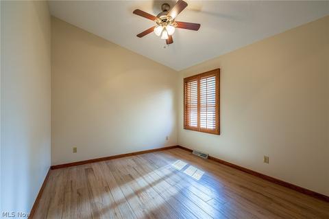 422 E Mohawk Dr, Malvern, OH 44644 photo 19