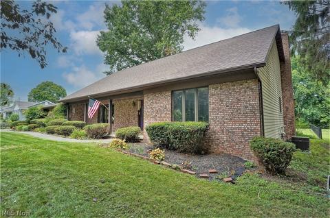 3411 Tee Dr, Akron, OH 44333 photo 3