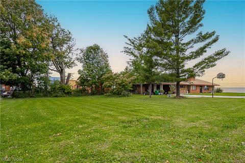 2417 Linwood Dr, Ashtabula, OH 44004 photo 2