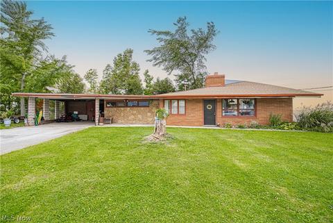 2417 Linwood Dr, Ashtabula, OH 44004 photo 1