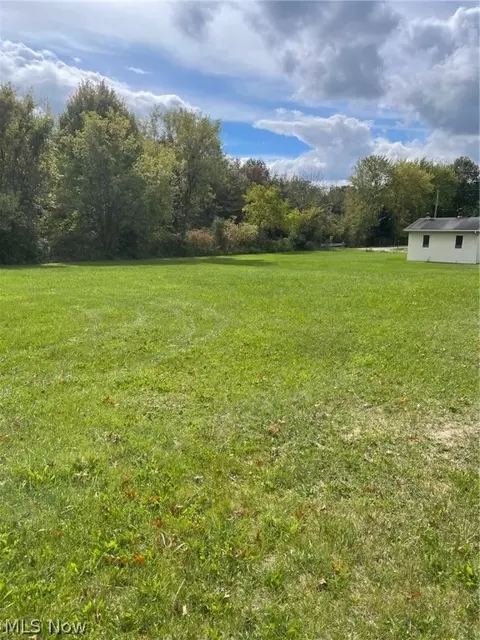 Iowa Avenue Ne, Alliance, OH 44601