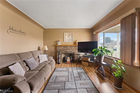 760 Devitt Ave, Campbell, OH 44405 photo 4