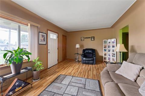 760 Devitt Ave, Campbell, OH 44405 photo 5