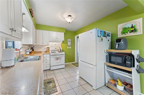 760 Devitt Ave, Campbell, OH 44405 photo 8