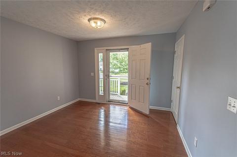 4726 Hawk Ln, Lorain, OH 44053 photo 3