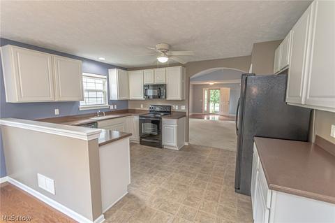 4726 Hawk Ln, Lorain, OH 44053 photo 8