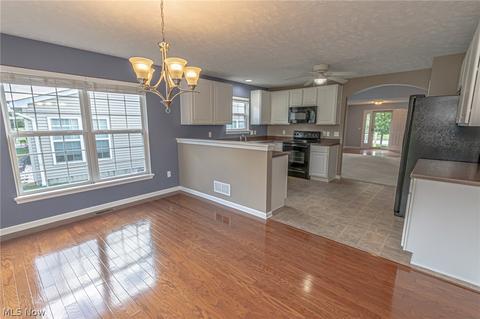 4726 Hawk Ln, Lorain, OH 44053 photo 10