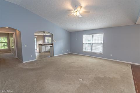 4726 Hawk Ln, Lorain, OH 44053 photo 5