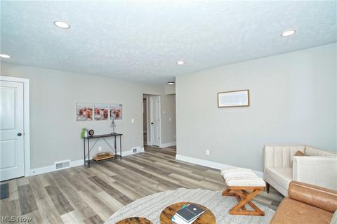 1835 Maple St, Wickliffe, OH 44092 photo 18