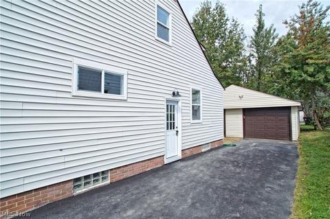 1835 Maple St, Wickliffe, OH 44092 photo 29