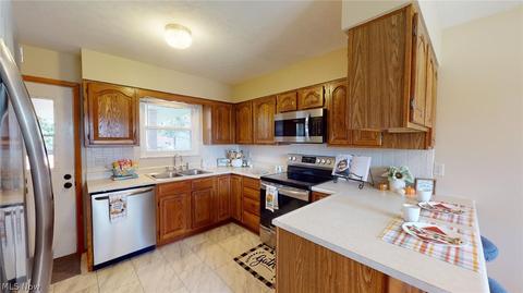 701 Circle Dr, Belpre, OH 45714 photo 11