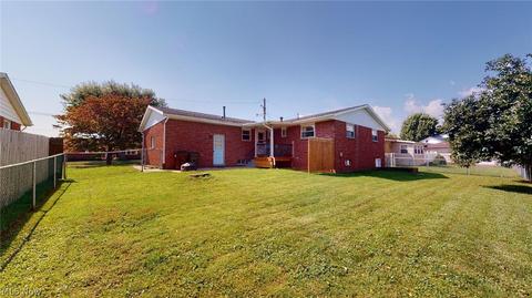 701 Circle Dr, Belpre, OH 45714 photo 3