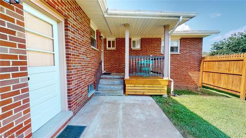 701 Circle Dr, Belpre, OH 45714 photo 5