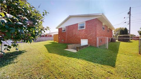 701 Circle Dr, Belpre, OH 45714 photo 4