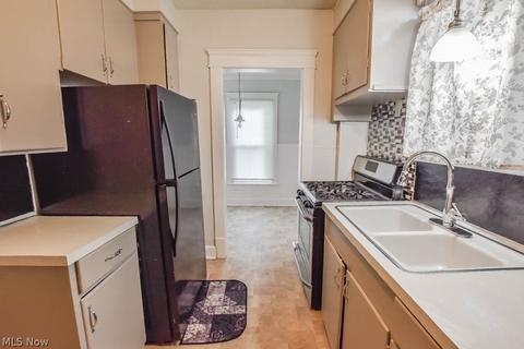 615 Rosemont Ct NW, Canton, OH 44708 photo 11