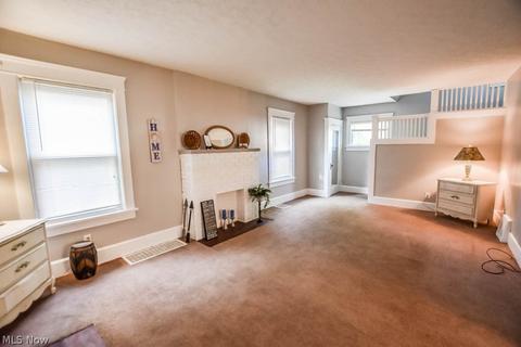 615 Rosemont Ct NW, Canton, OH 44708 photo 2