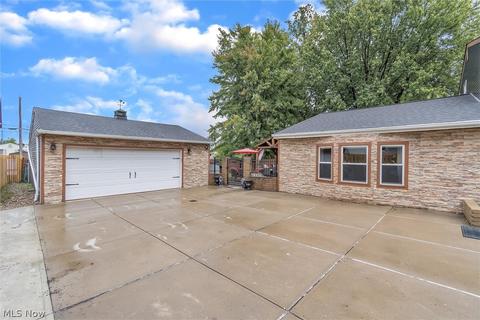 15930 Sheldon Rd, Brook Park, OH 44142 photo 3