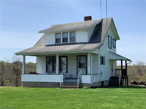 57485 Ferryview Rd, Martins Ferry, OH 43935