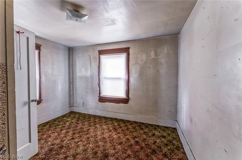 2065 E 29th St, Lorain, OH 44055 photo 16