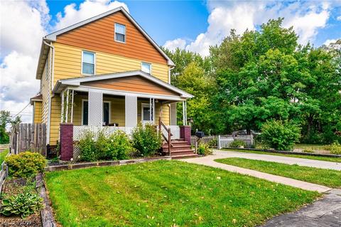 2065 E 29th St, Lorain, OH 44055 photo 2