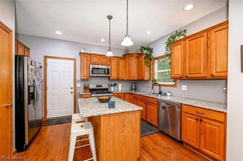 2578 Wright Rd, Akron, OH 44320 photo 4
