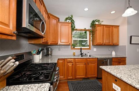 2578 Wright Rd, Akron, OH 44320 photo 5