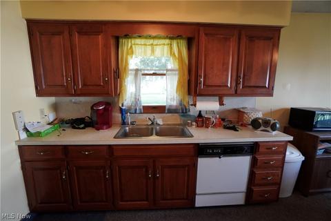 411 E 10th St, Dover, OH 44622 photo 9