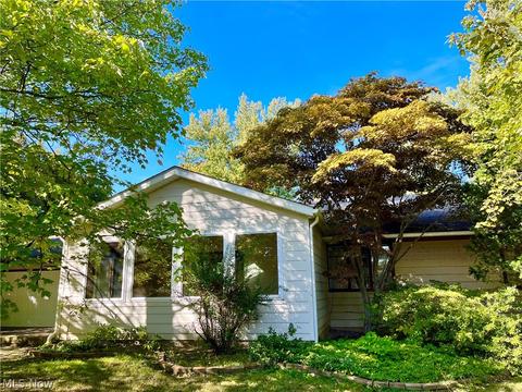 2979 Shade Rd, Akron, OH 44333 photo 2