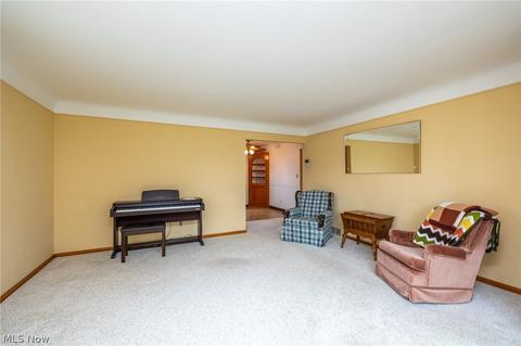 3303 Hilltop Dr, Parma, OH 44134 photo 5