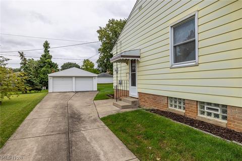 3303 Hilltop Dr, Parma, OH 44134 photo 22