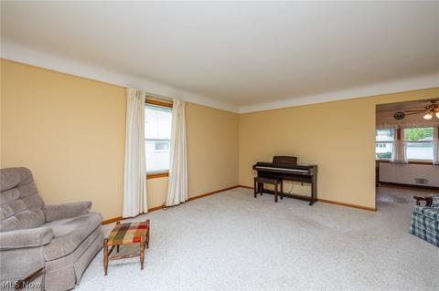 3303 Hilltop Dr, Parma, OH 44134 photo 6