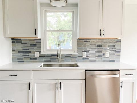 7651 State Rd, Parma, OH 44134 photo 5