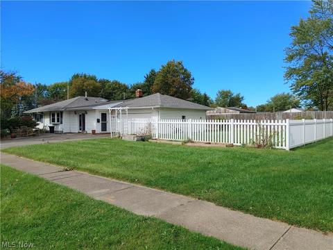 701 Abbe Rd N, Elyria, OH 44035 photo 2