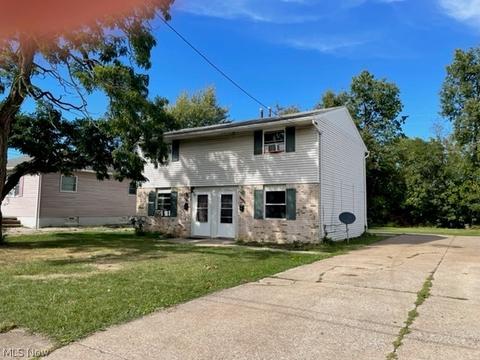 1851 E 37th St, Lorain, OH 44055 photo 1