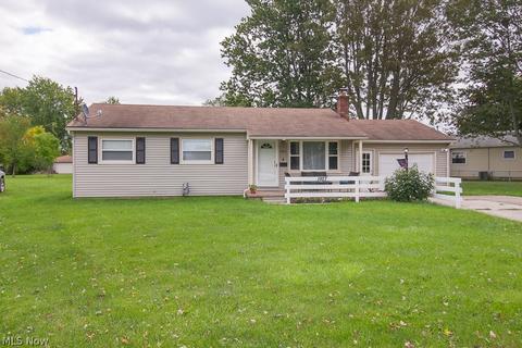 1927 Mark Dr, Lorain, OH 44052 photo 1