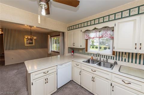 7249 Murray Ridge Rd, Elyria, OH 44035 photo 11