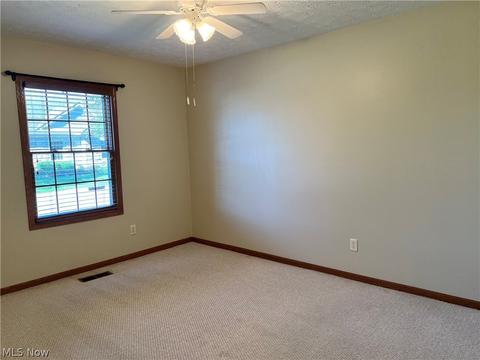 150 Stonehedge Dr, Elyria, OH 44035 photo 5