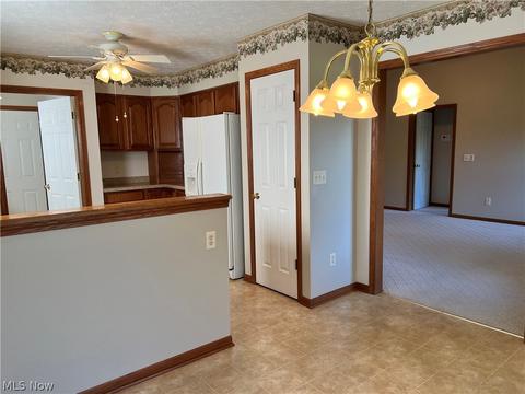 150 Stonehedge Dr, Elyria, OH 44035 photo 9