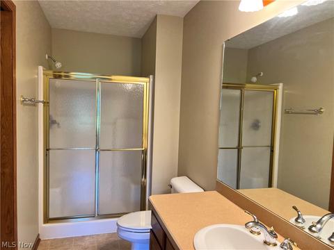 150 Stonehedge Dr, Elyria, OH 44035 photo 8