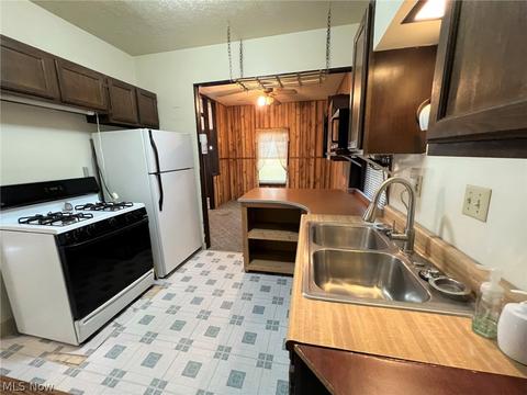 1305 Big Falls Ave, Akron, OH 44310 photo 8