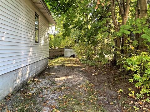 1305 Big Falls Ave, Akron, OH 44310 photo 19