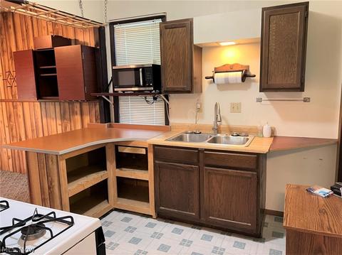 1305 Big Falls Ave, Akron, OH 44310 photo 9