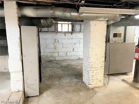 1305 Big Falls Ave, Akron, OH 44310 photo 17
