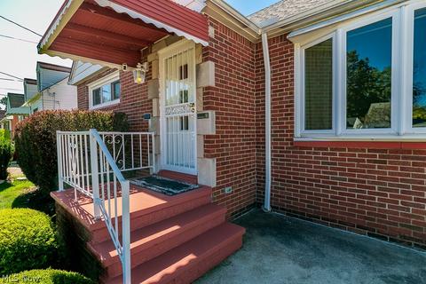 874 E 248th St, Euclid, OH 44123 photo 3