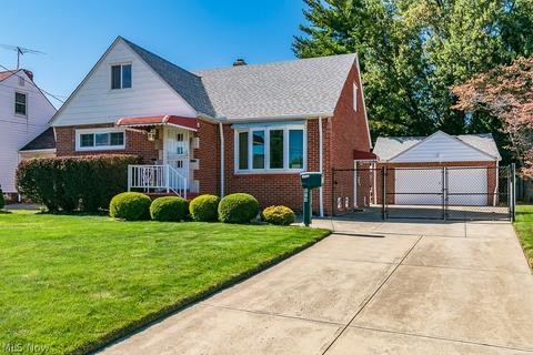 874 E 248th St, Euclid, OH 44123 photo 2