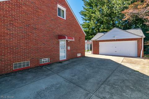 874 E 248th St, Euclid, OH 44123 photo 24