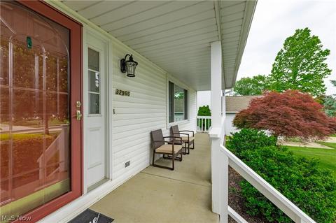 32966 Ashdown Dr, Solon, OH 44139 photo 32