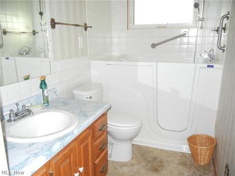 4710 9th St NW, Canton, OH 44708 photo 8