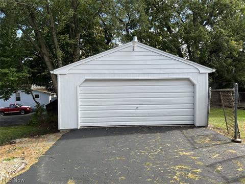 484 Fourth, Struthers, OH 44471 photo 3