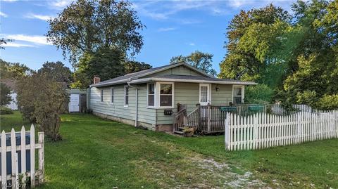 930 Shadowrow Rd, Willoughby, OH 44094 photo 1